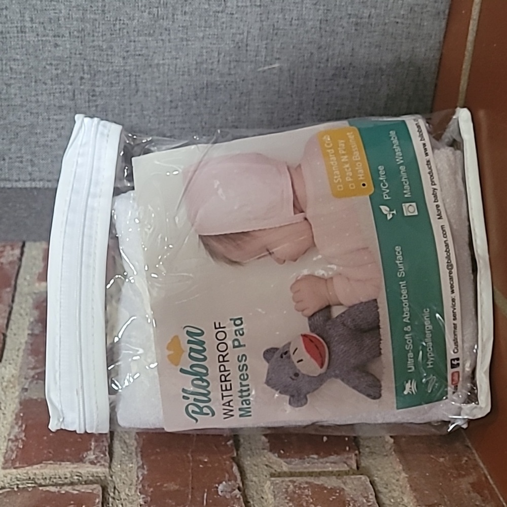 Biloban Waterproof Mattress Pad